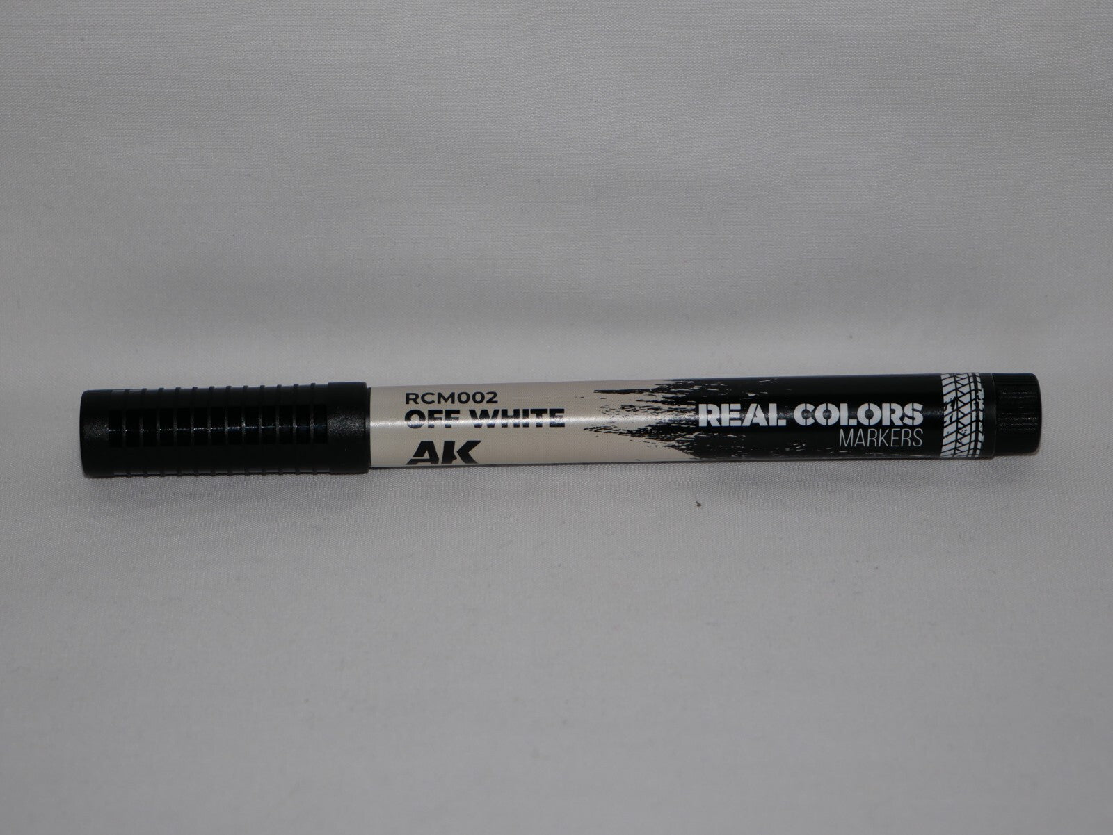 AK Interactive Real Colors Acrylic Fast Dry Paint Marker Pens Off White - RCM002