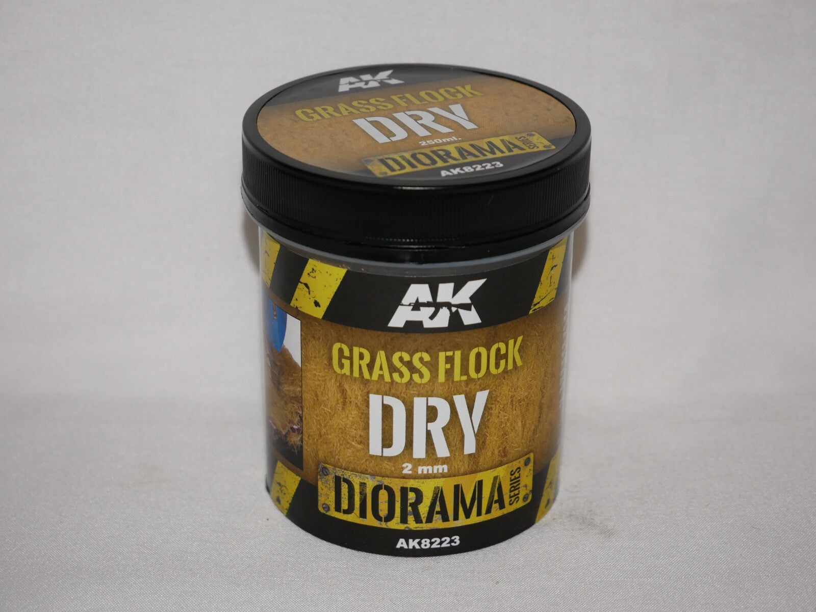 AK Interactive Diorama Series 2mm Dry Grass Flock 250ml Plastic Tub - AK8223