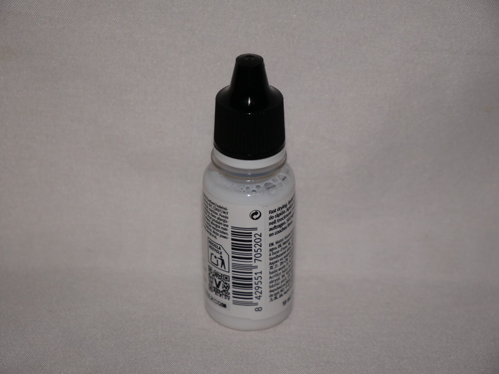 Vallejo Auxiliary Products Matt Varnish 18ml/0.60 fl oz Dropper Bottle - 70.520