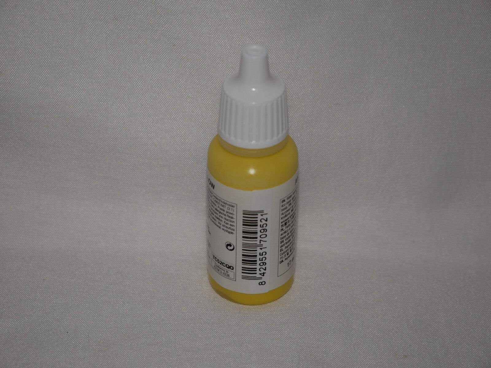 Vallejo Model Color Lemon Yellow Acrylic 17ml/0.57 fl oz Dropper Bottle - 70.952