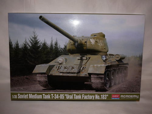 Academy 1:35 Soviet Medium Tank T-34-85 Ural Tank Factory No.183 Level 4 - 13554