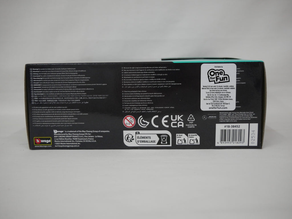 Burago 1:43 Scale Mercedes-AMG Petronas Forumla One Team Pit Pass Diorma Playset - #18-38452R