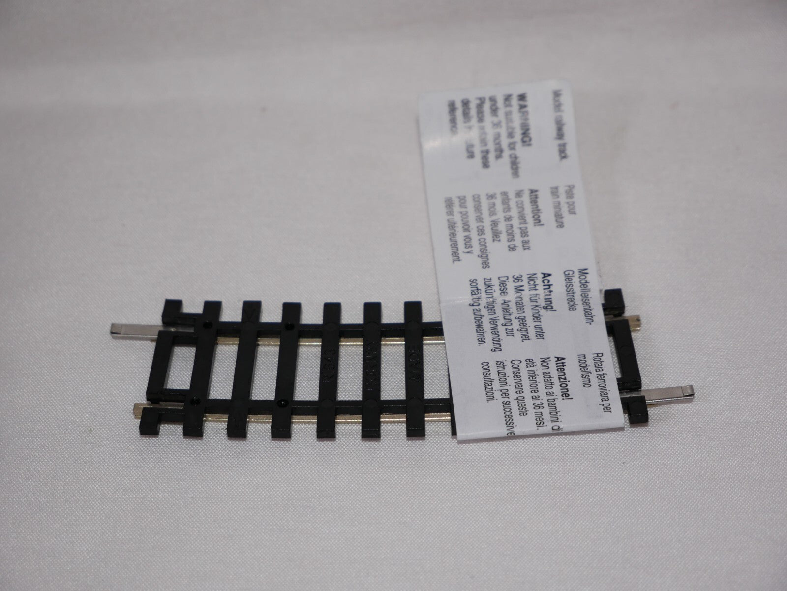 Hornby 1:76 Model Railway Track Single Piece 2nd Radius Half 11.25deg Curve R643