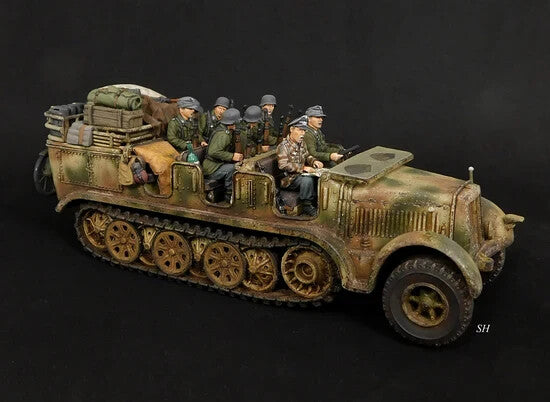 Rubicon Models 1:56 Scale German SdKfz 7 Half-Track Artillery Tractor - 280065