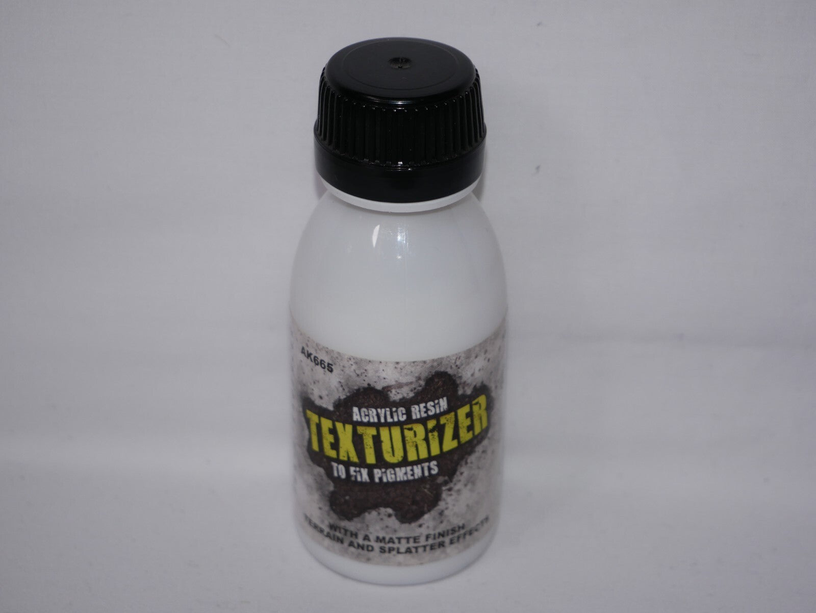 AK Interactive Acrylic Resin Texturizer To Fix Pigments 100ml Bottle - AK665