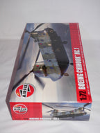 Airfix 1:72 Scale Model Kits Boeing Chinook HC.1 Helicopter Skill Level 3 A06023