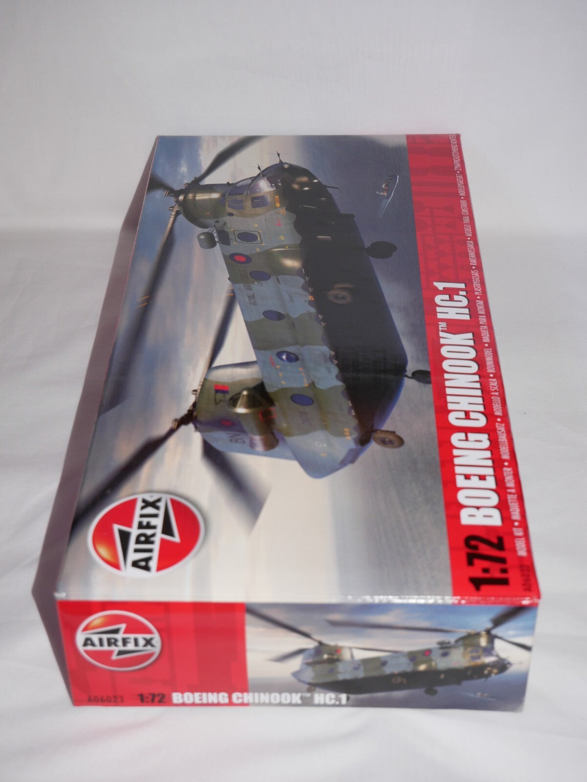 Airfix 1:72 Scale Model Kits Boeing Chinook HC.1 Helicopter Skill Level 3 A06023