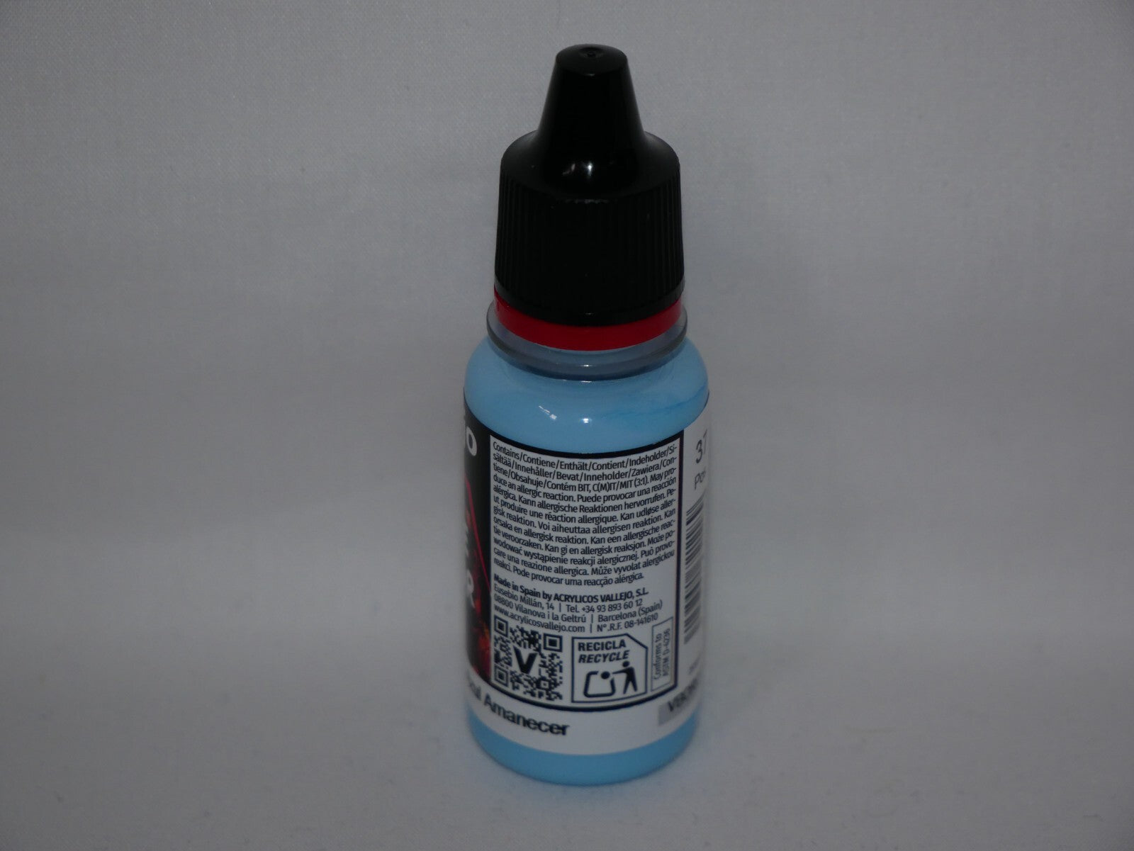 Vallejo Game Color Acrylics Sunrise Blue 18ml/0.6 fl oz Dropper Bottle - 72.118