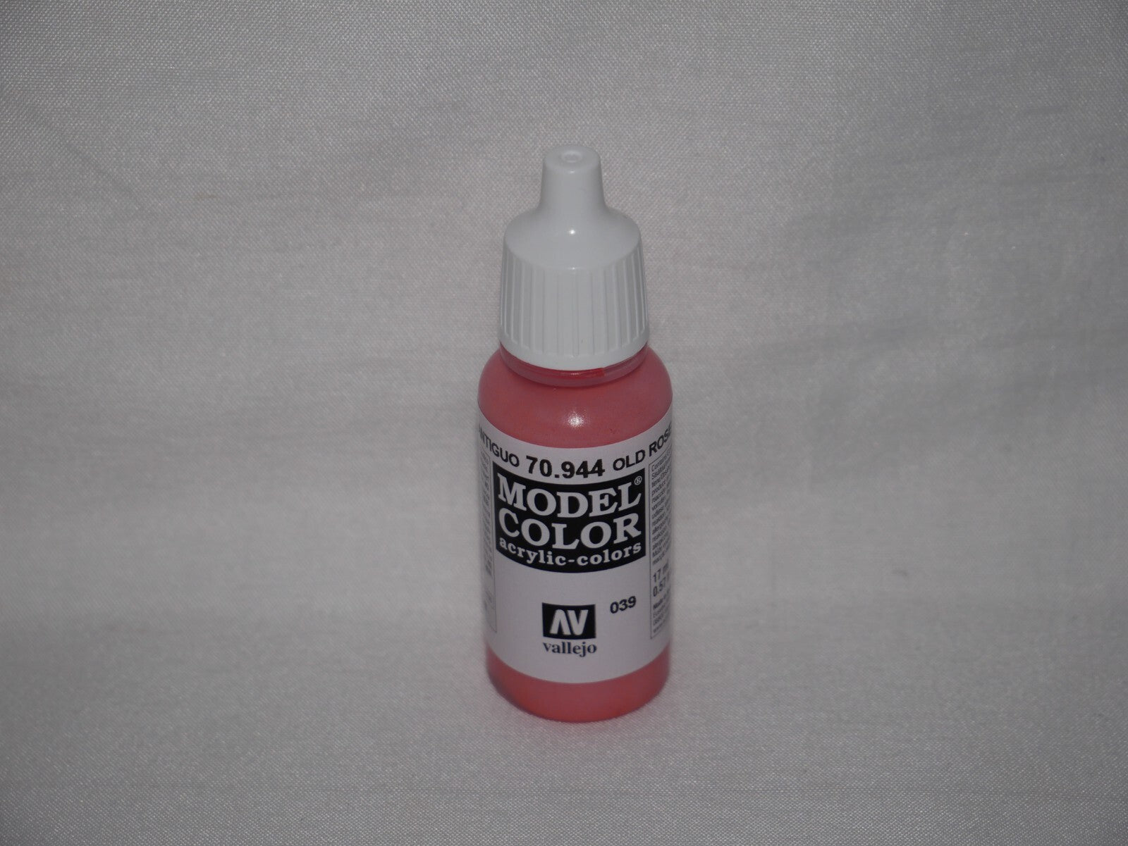 Vallejo Model Color Old Rose Acrylic 17ml/0.57 fl oz Dropper Bottle - 70.944