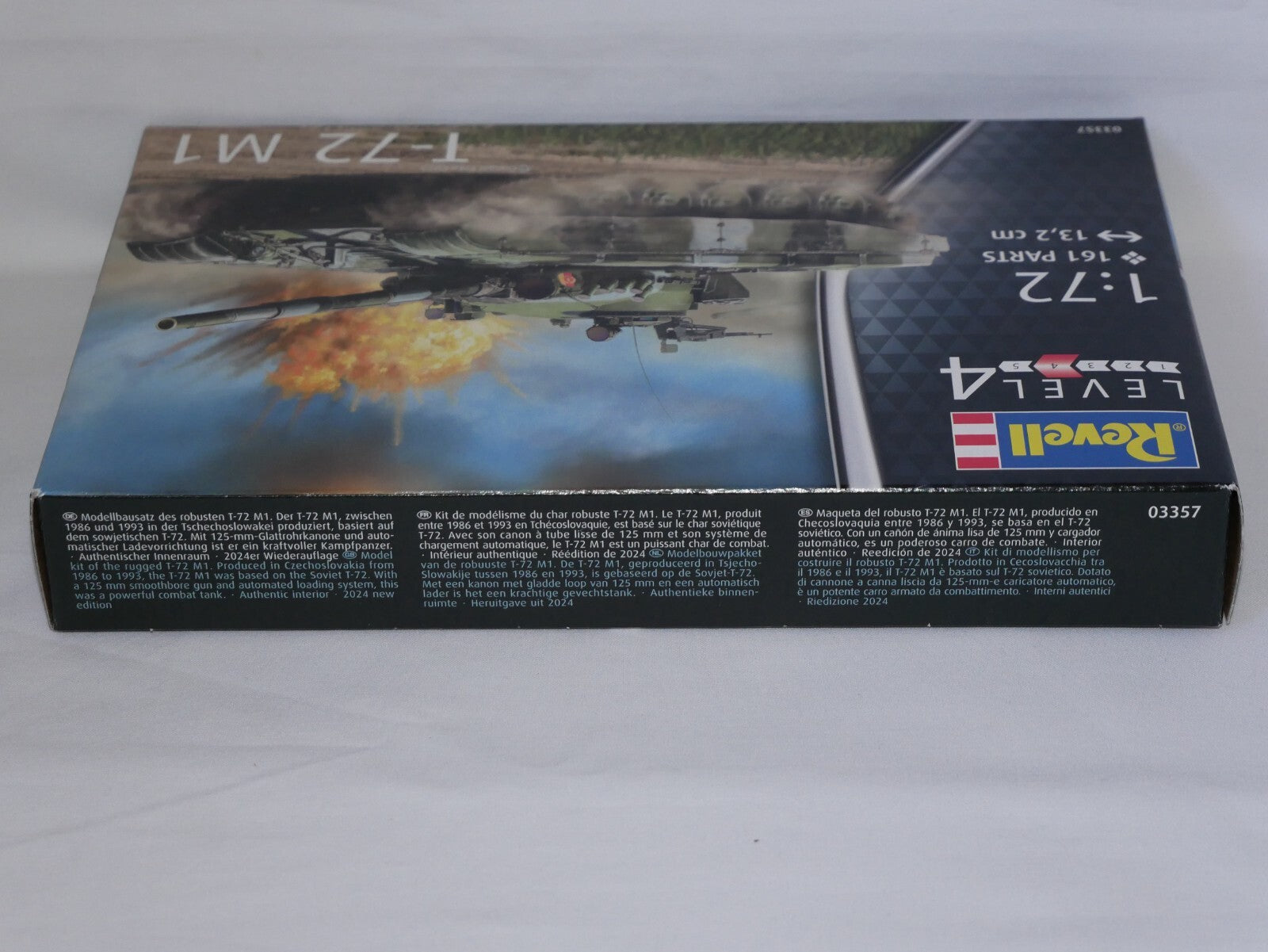 Revell 1:72 Scale T-72 M1 Soviet Main Battle Tank Model Kit Skill Level 4 03357
