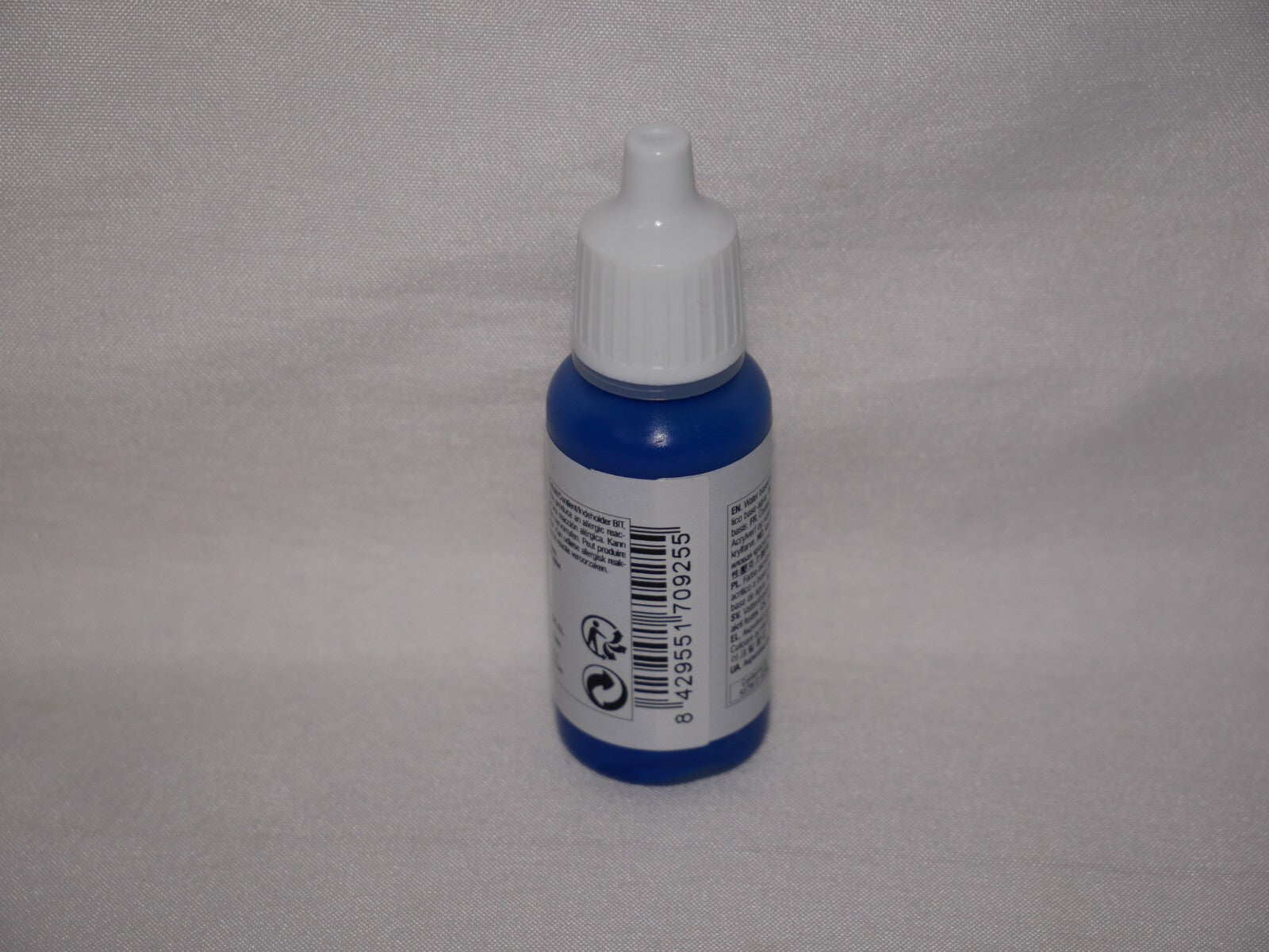 Vallejo Model Color Blue Acrylic 17ml/0.57 fl oz Dropper Bottle - 70.925