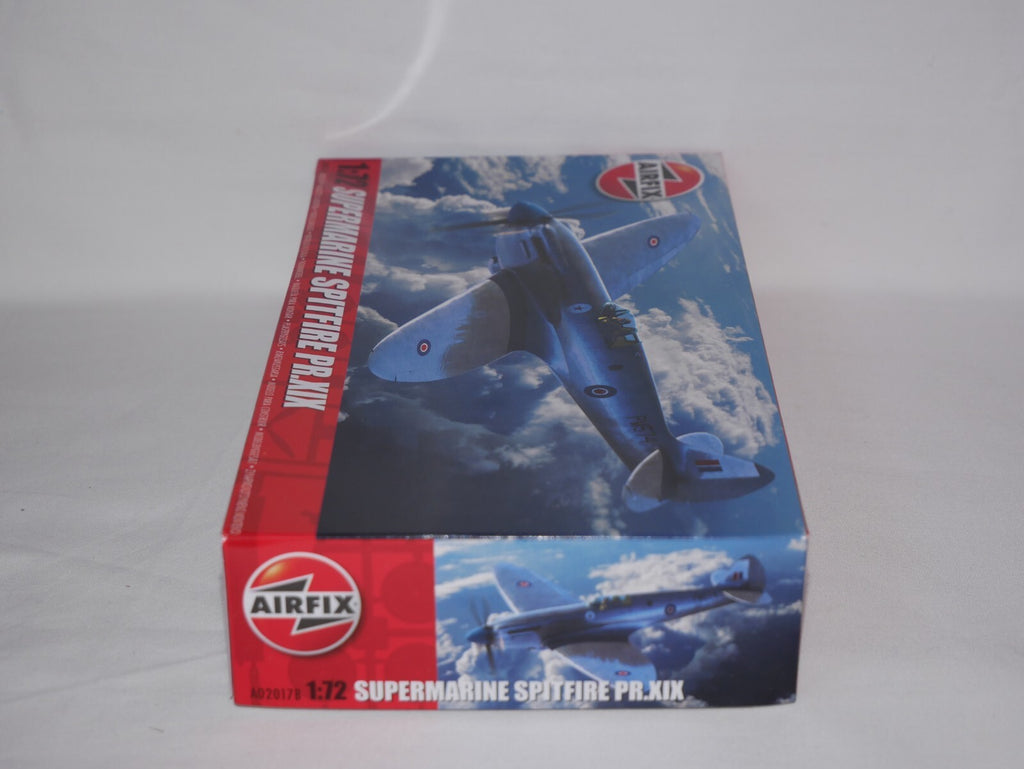 Airfix 1:72 Scale Model WWII Supermarine Spitfire PR.XIX Skill Level 1 - A02017B