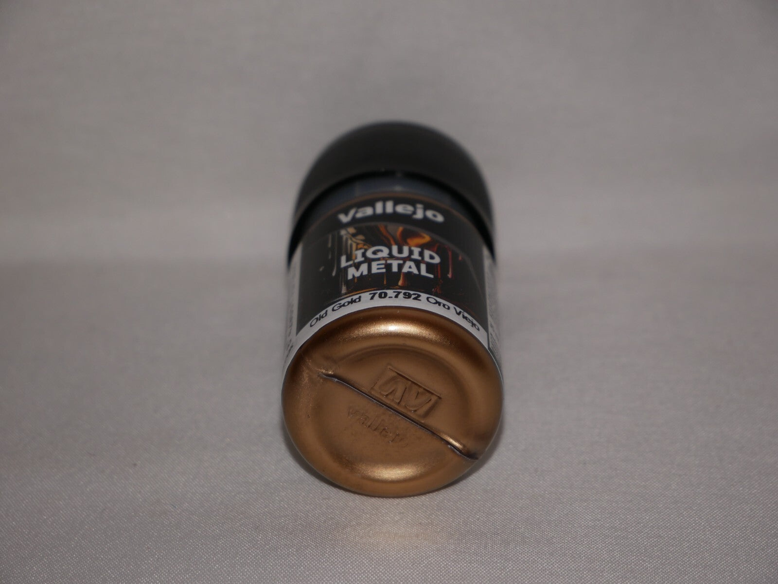 Vallejo Liquid Metal Old Gold Metallic Alcohol Based 35ml / 1.15 fl oz - 70.792