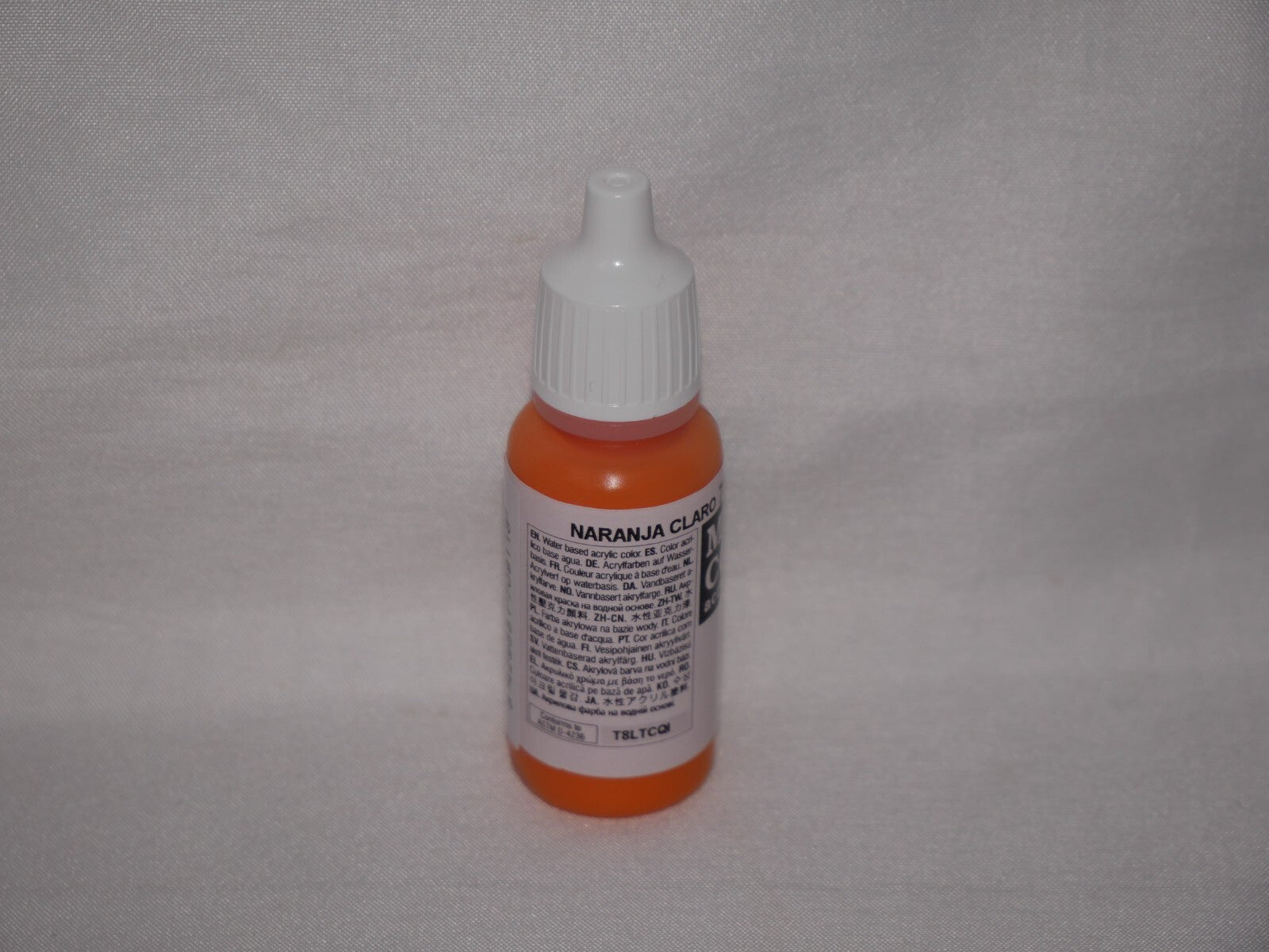 Vallejo Model Color Light Orange Acrylic 17ml/0.57 fl oz Dropper Bottle - 70.911