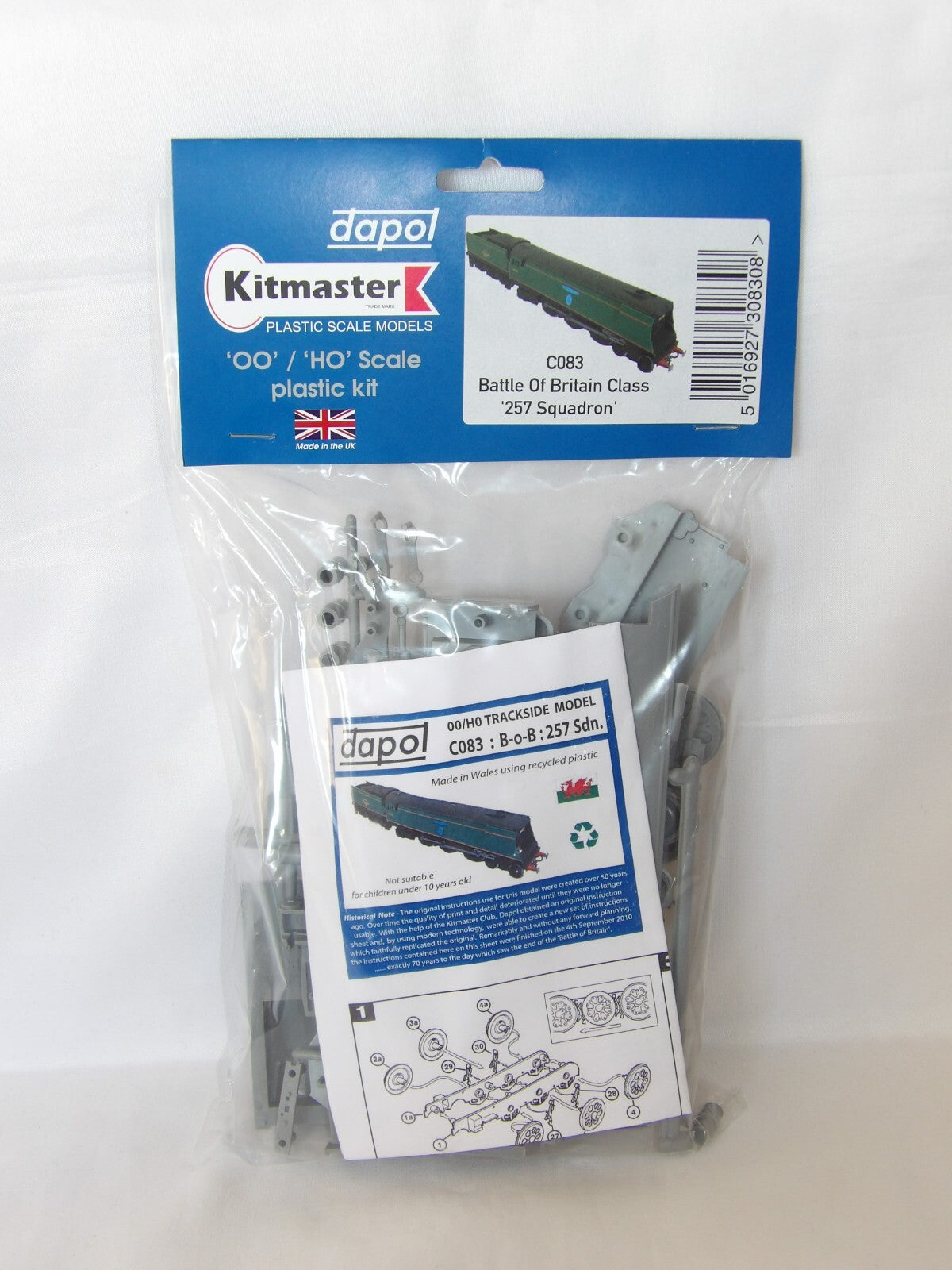 Dapol Kitmaster  "OO/HO" Battle Of Britain Class 257 Squadron Locomotive C083