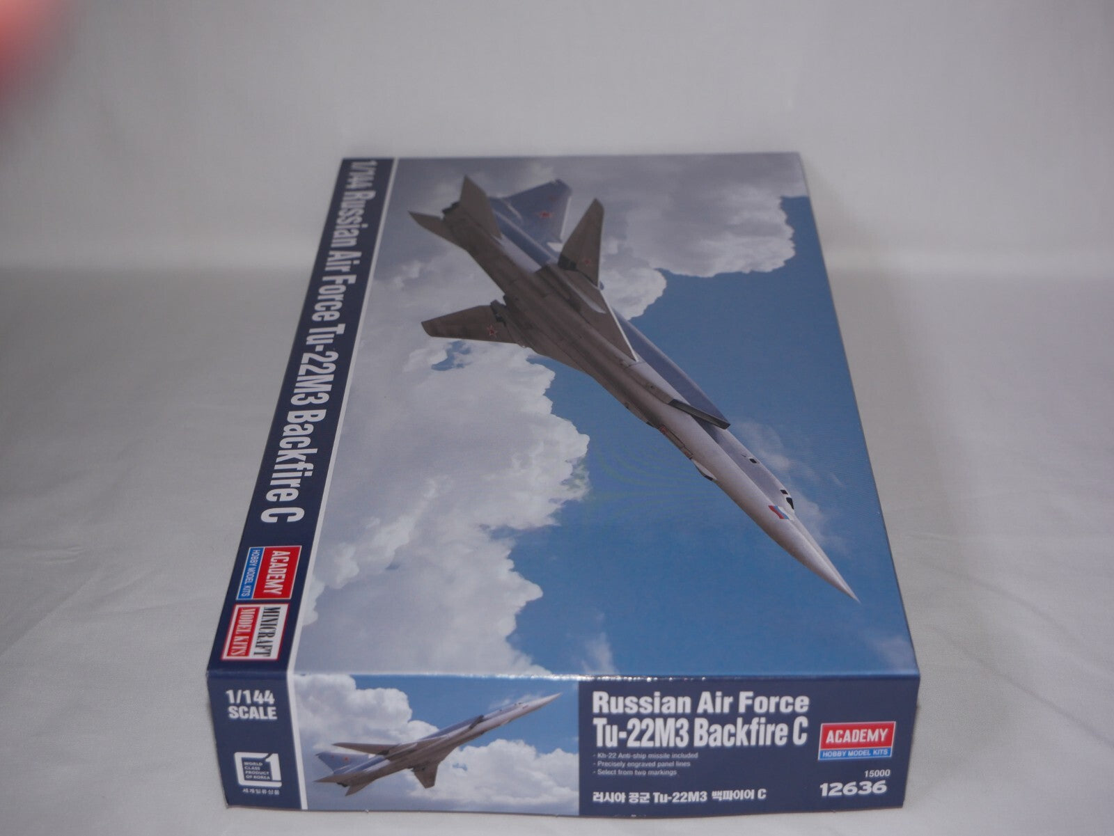 Academy 1:144 Russian Air Force Tupolev TU-22M3 Backfire C Skill Level 4 - 12636