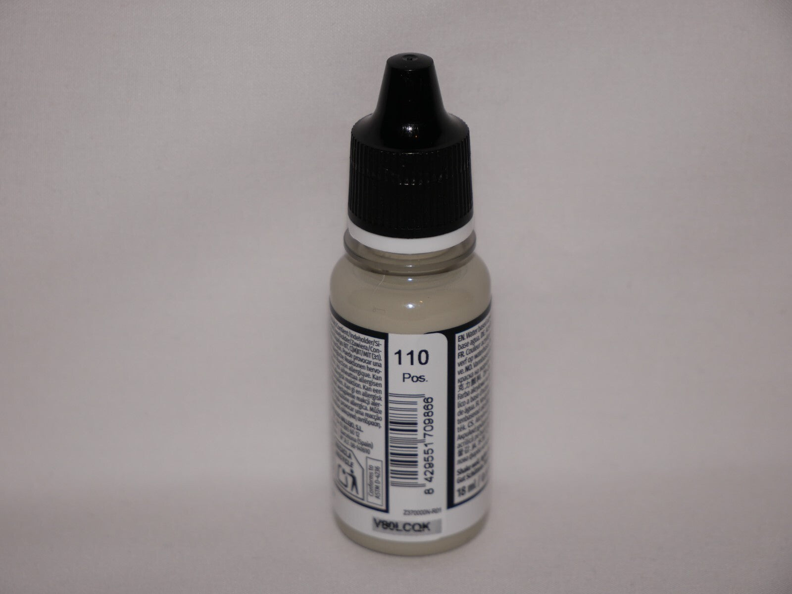 Vallejo Model Color Deck Tan Acrylic 18ml/0.60 fl oz Dropper Bottle - 70.986