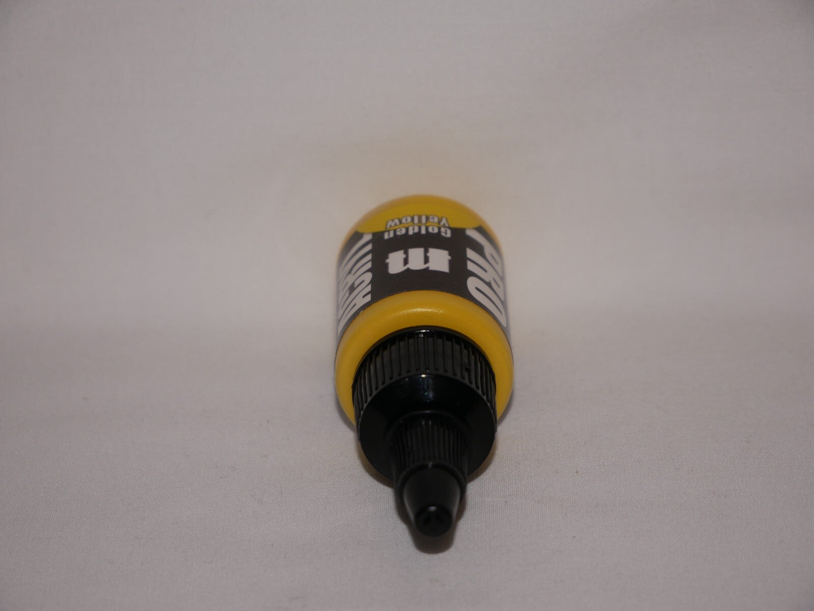 Monument Hobbies Pro Acryl Range Golden Yellow 22ml Twist Top Bottle - (MPA-006)