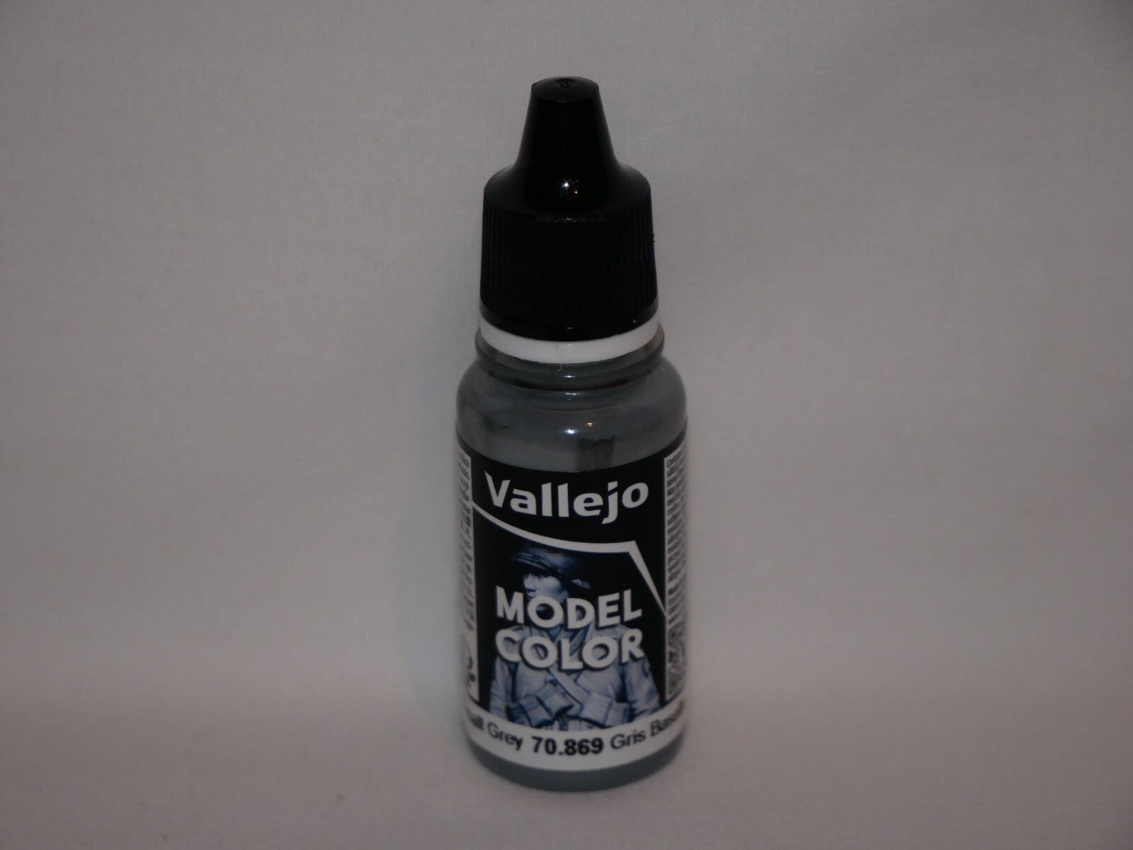 Vallejo Model Color Basalt Grey Acrylic 18ml/0.60 fl oz Dropper Bottle - 70.869