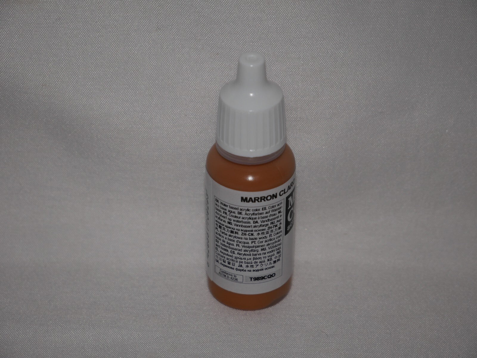 Vallejo Model Color Light Brown Acrylic 17ml/0.57 fl oz Dropper Bottle - 70.929