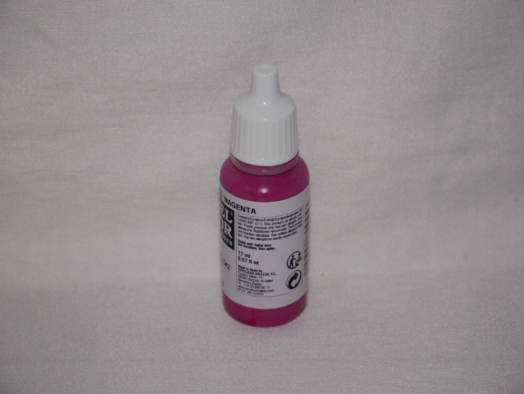 Vallejo Model Color Magenta Acrylic 17ml/0.57 fl oz Dropper Bottle - 70.945