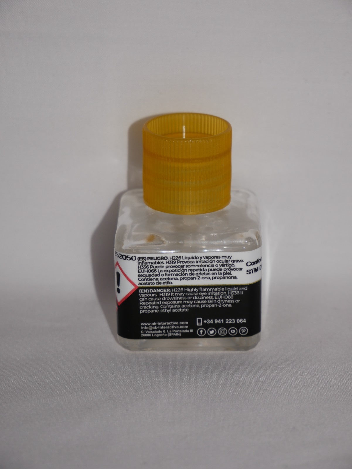 AK Interactive Ultra High Quality Quick Cement Extra Thin 40ml Bottle - AK12001