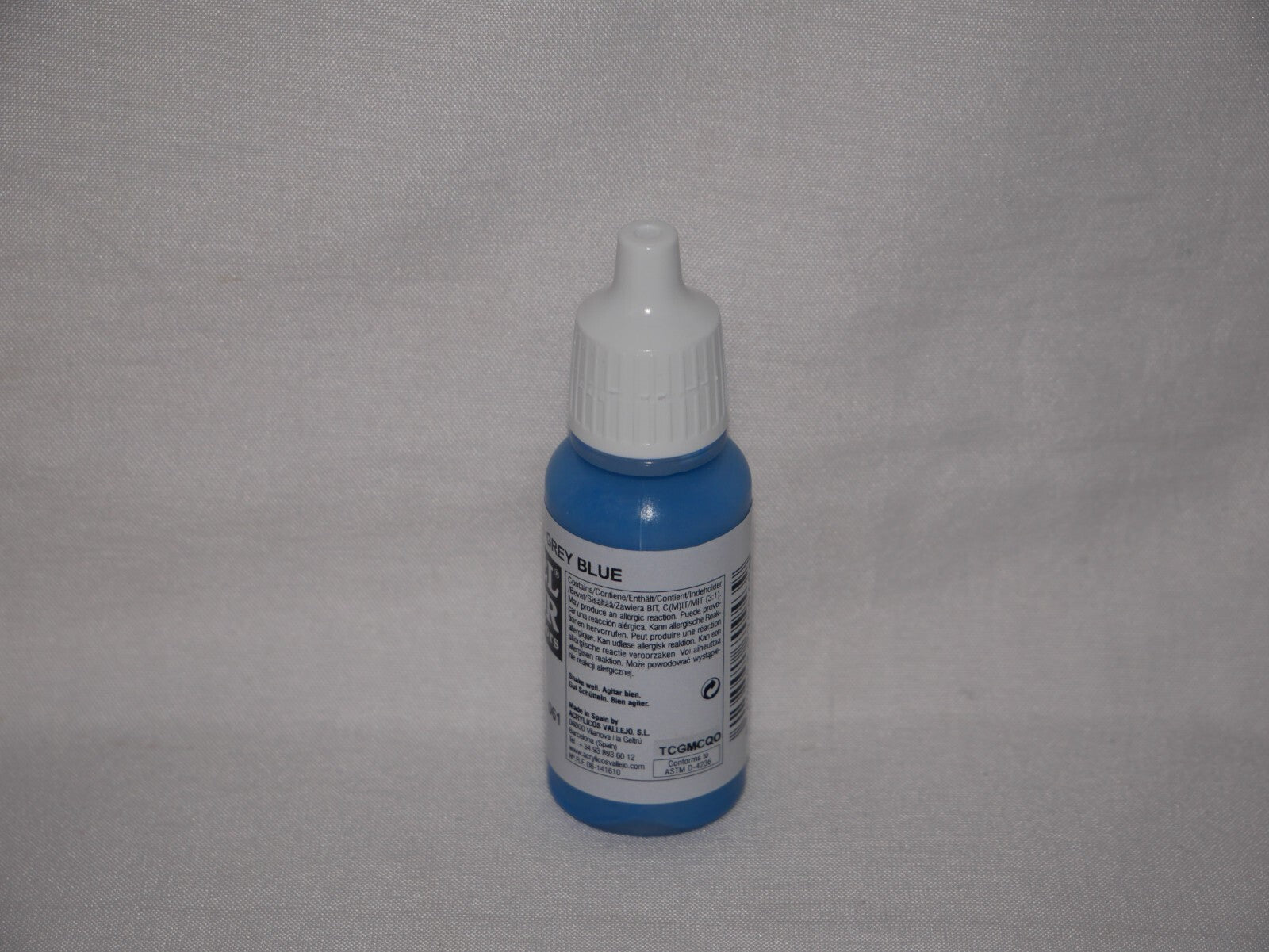 Vallejo Model Color Grey Blue Acrylic 17ml/0.57 fl oz Dropper Bottle - 70.943