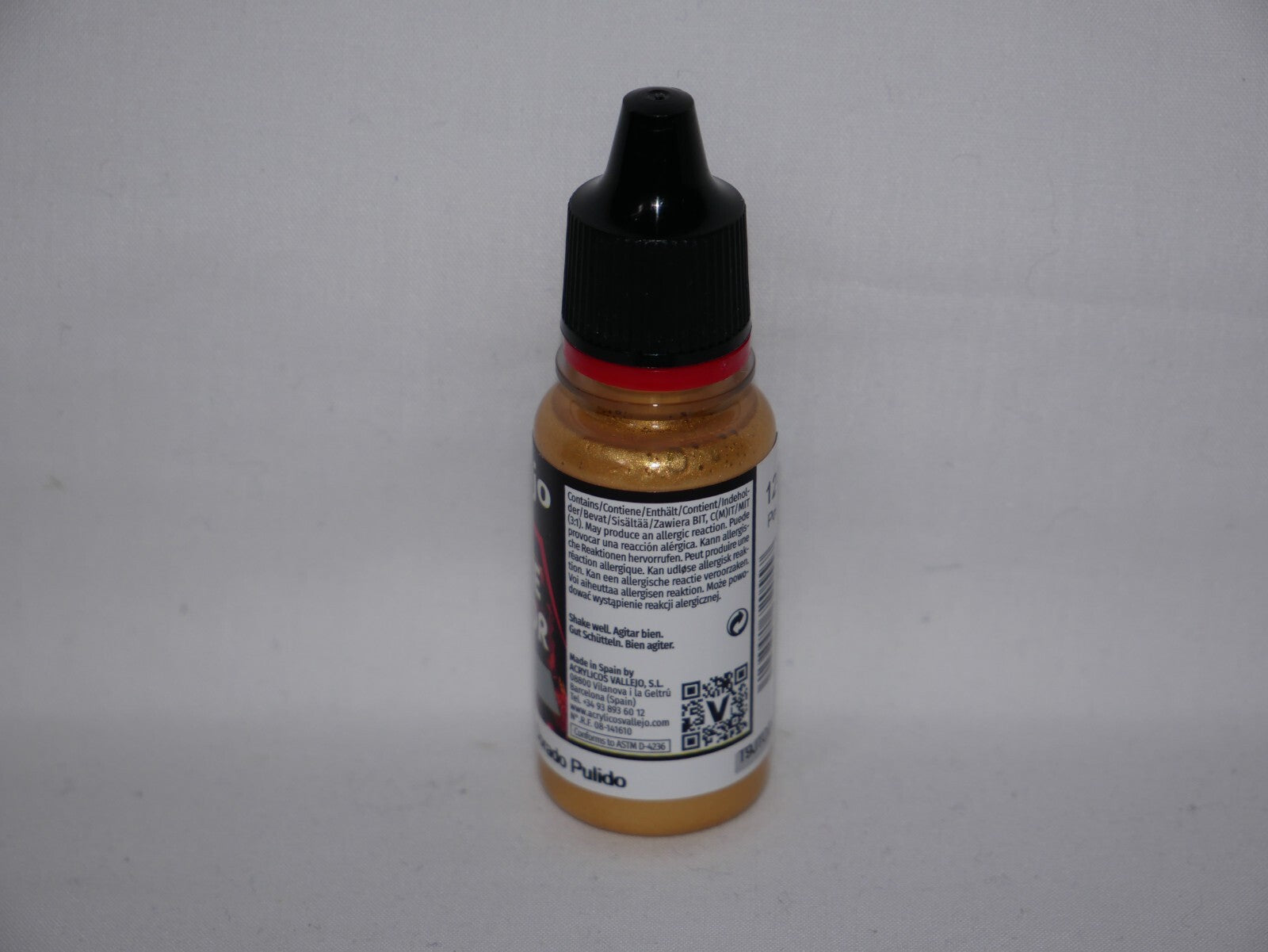 Vallejo Game Color Acrylic Metallics Polished Gold 18ml Dropper Bottle - 72.055