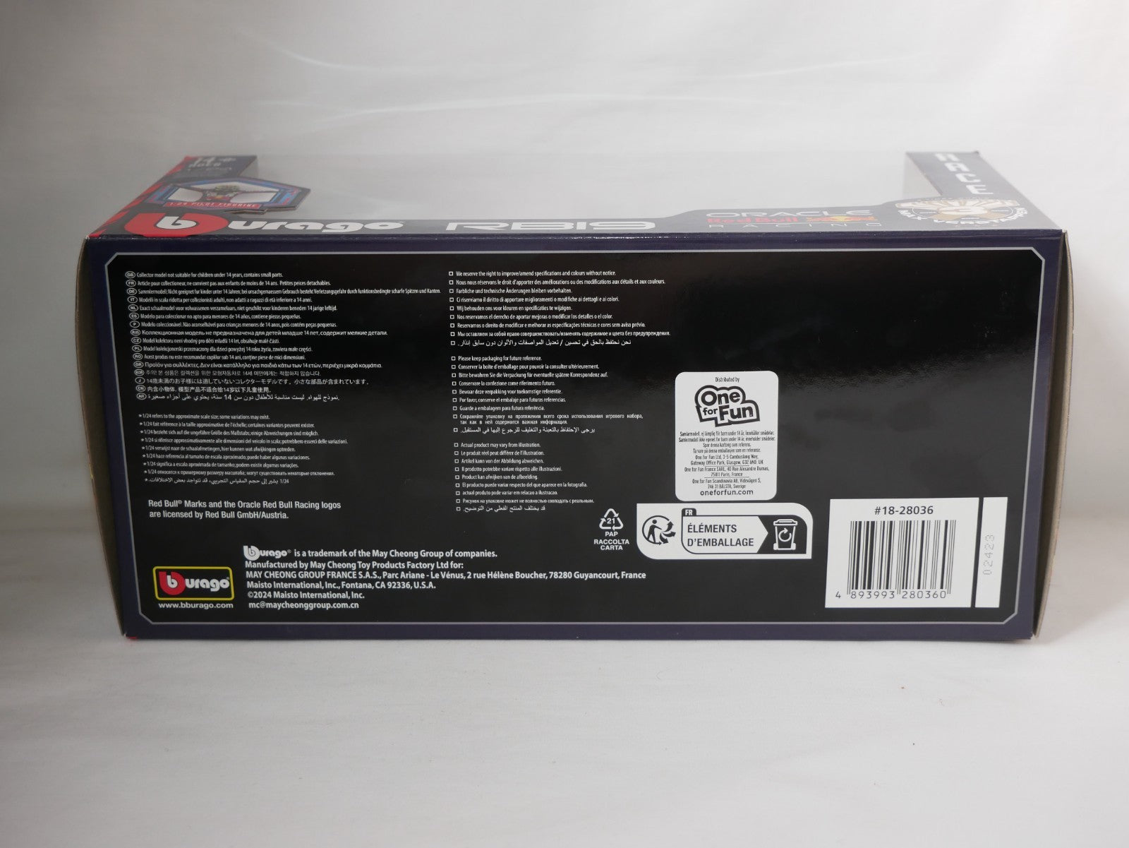 Burago 1:24 Oracle Redbull Racing RB19 Car With Max Verstappen Figure #18-28036V