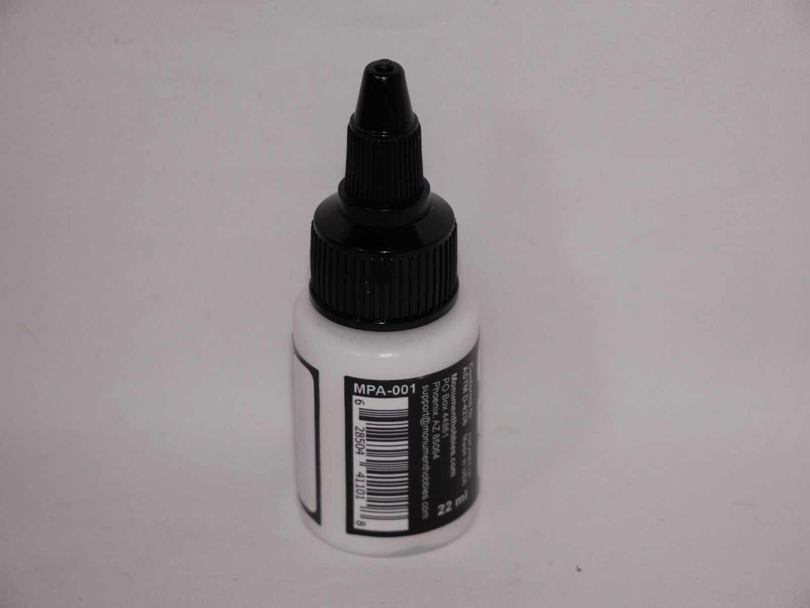 Monument Hobbies Pro Acryl Bold Titanium White 22ml Twist Top Bottle - (MPA-001)