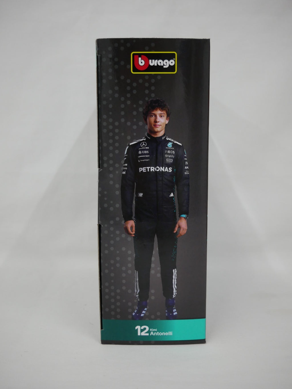 Burago 1:43 Scale Mercedes-AMG Petronas Forumla One Team Pit Pass Diorma Playset - #18-38458A