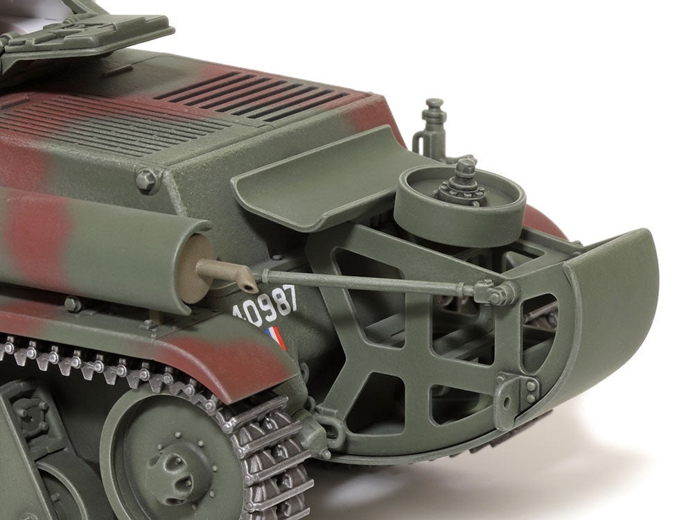 Tamiya 1:35 Scale Military Miniature Series No.389 French Light Tank H39 - 35389