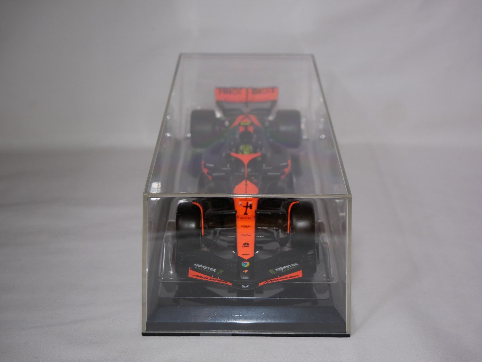 Burago 1:24 McLaren MCL38 Miami Grand Prix 2024 No.4 Lando Norris - #18-28033N