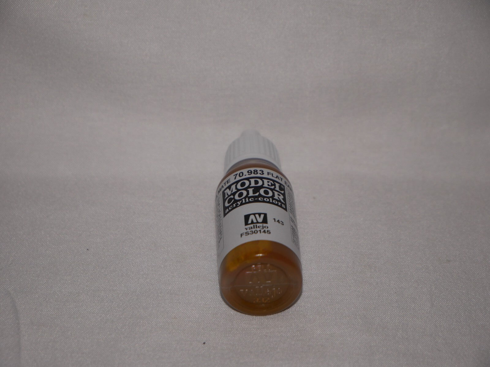 Vallejo Model Color Flat Earth Acrylic 17ml/0.57 fl oz Dropper Bottle - 70.983
