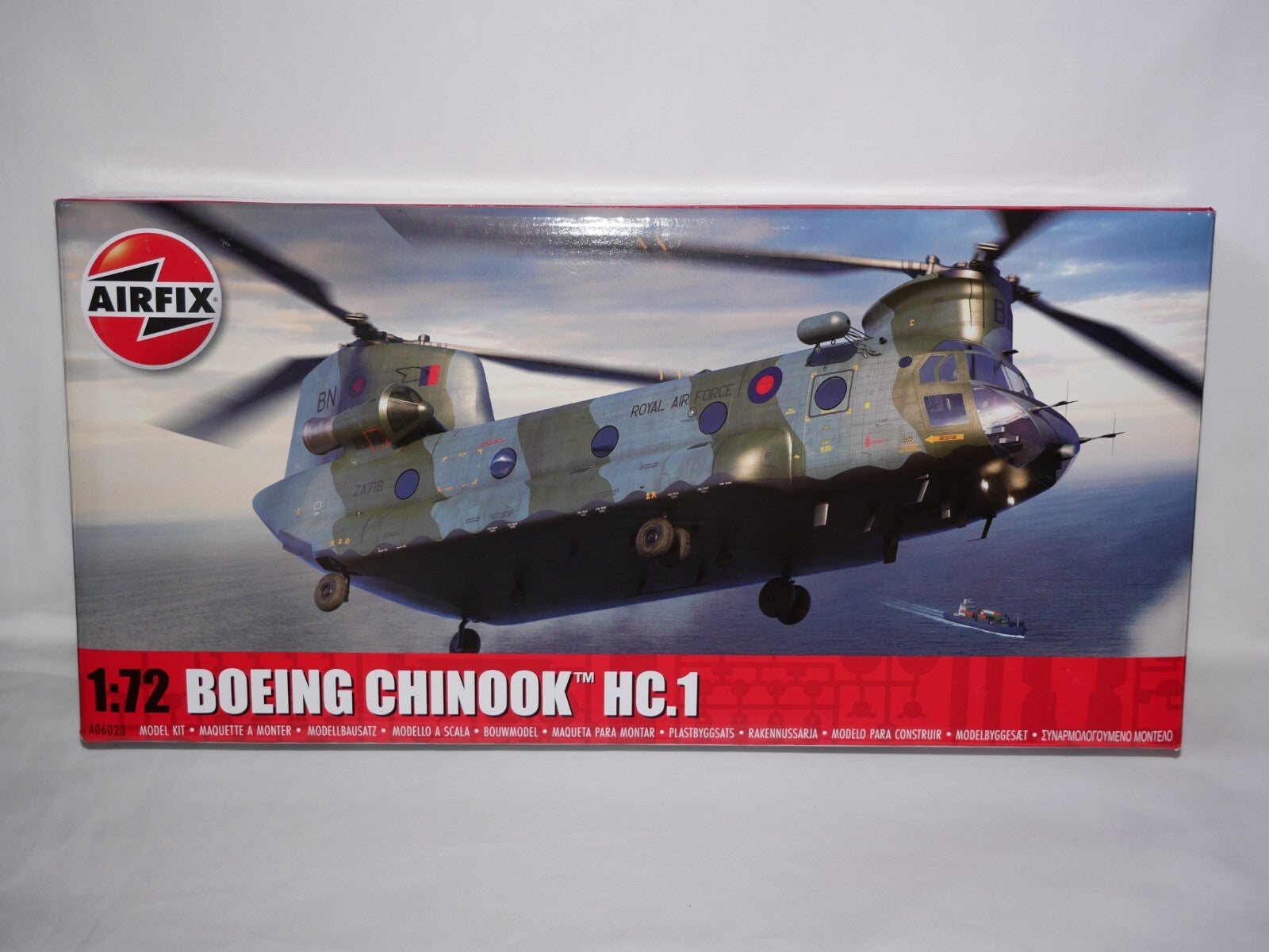 Airfix 1:72 Scale Model Kits Boeing Chinook HC.1 Helicopter Skill Level 3 A06023