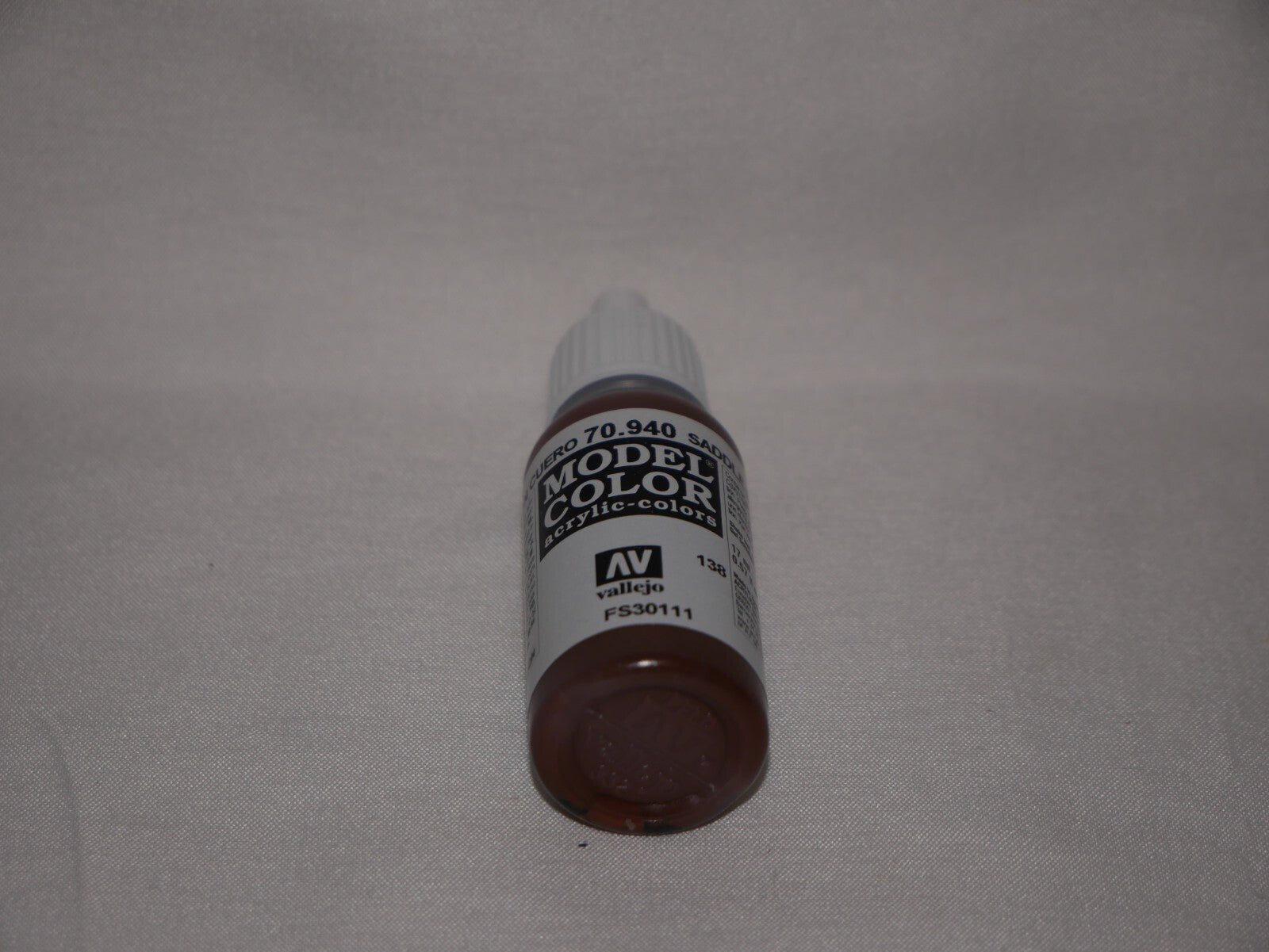 Vallejo Model Color Saddle Brown Acrylic 17ml/0.57 fl oz Dropper Bottle - 70.940