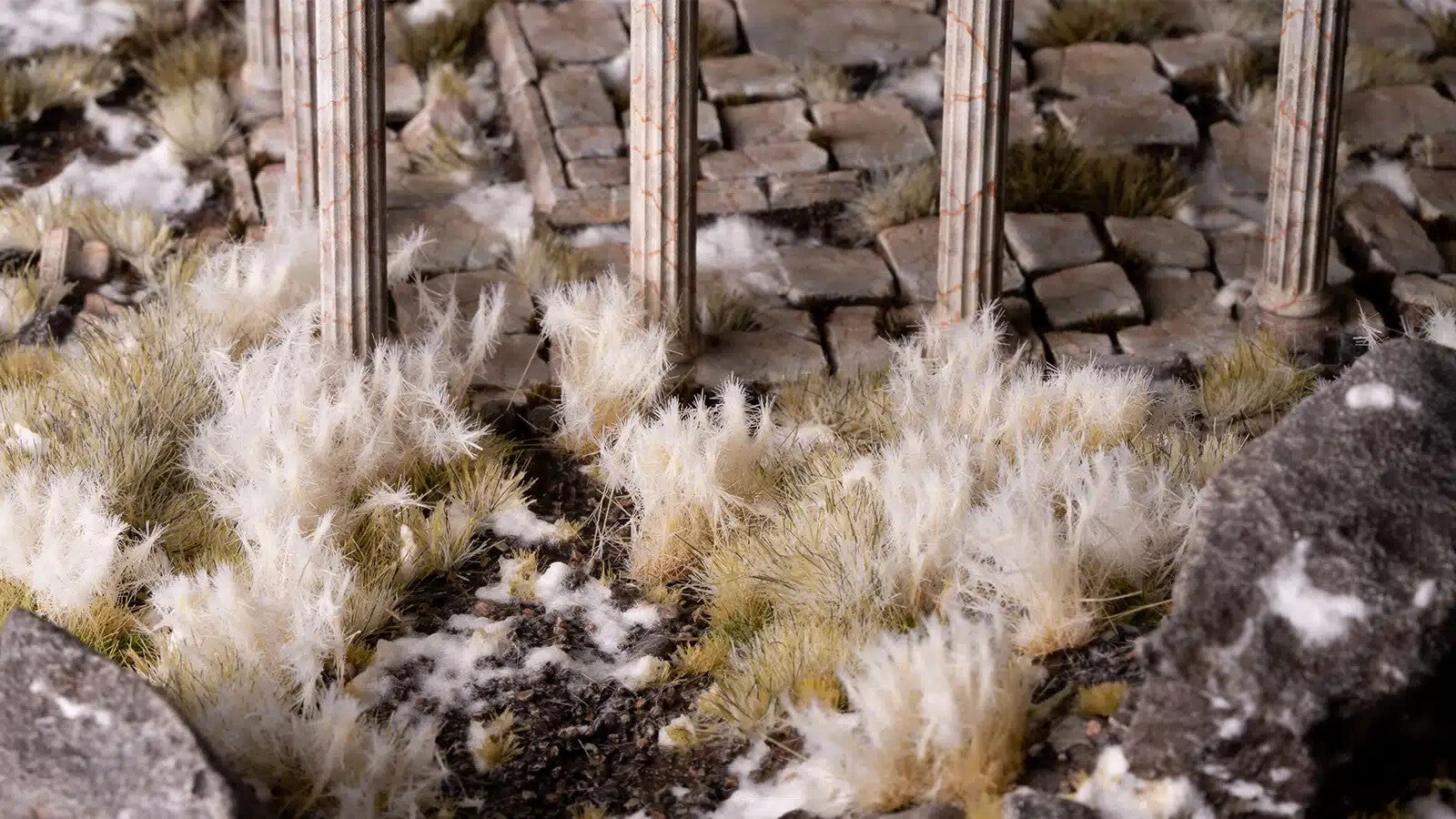 Gamers Grass Wild Spikey Winter 12mm Tufts For Wargaming Bases 70 Per Pack GGK-W