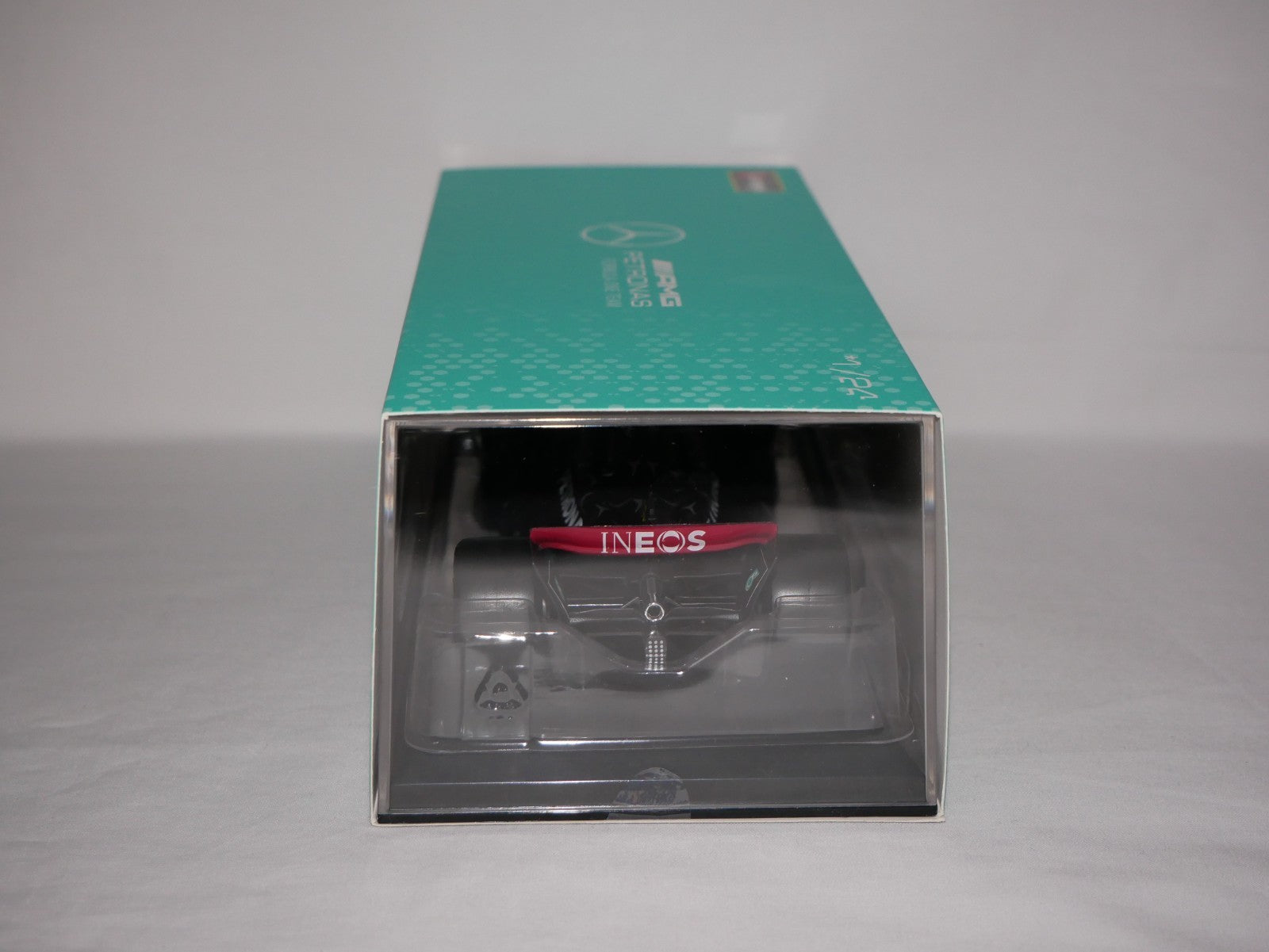 Burago 1:24 Scale Mercedes-AMG Petronas F1 2023 W14 No.43 Hamiliton - #18-28028H