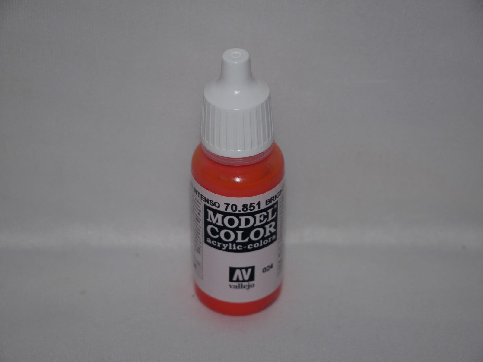 Vallejo Model Color Bright Orange Acrylic 17ml/0.57 fl oz Dropper Bottle  70.851