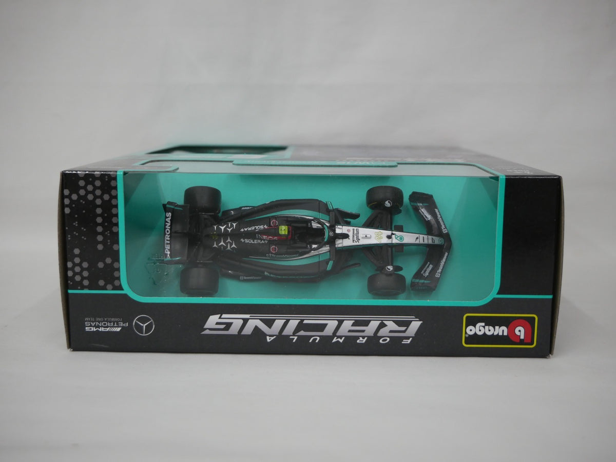 Burago 1:43 Scale Mercedes-AMG Petronas Forumla One Team Pit Pass Diorma Playset - #18-38452H