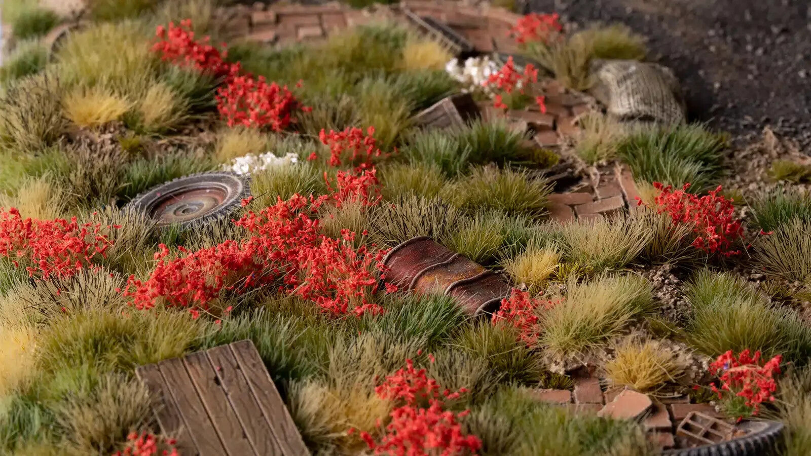Gamers Grass Wild Red Flowers Tufts For Wargaming Mini Bases 70 Per Pack GGF-RED