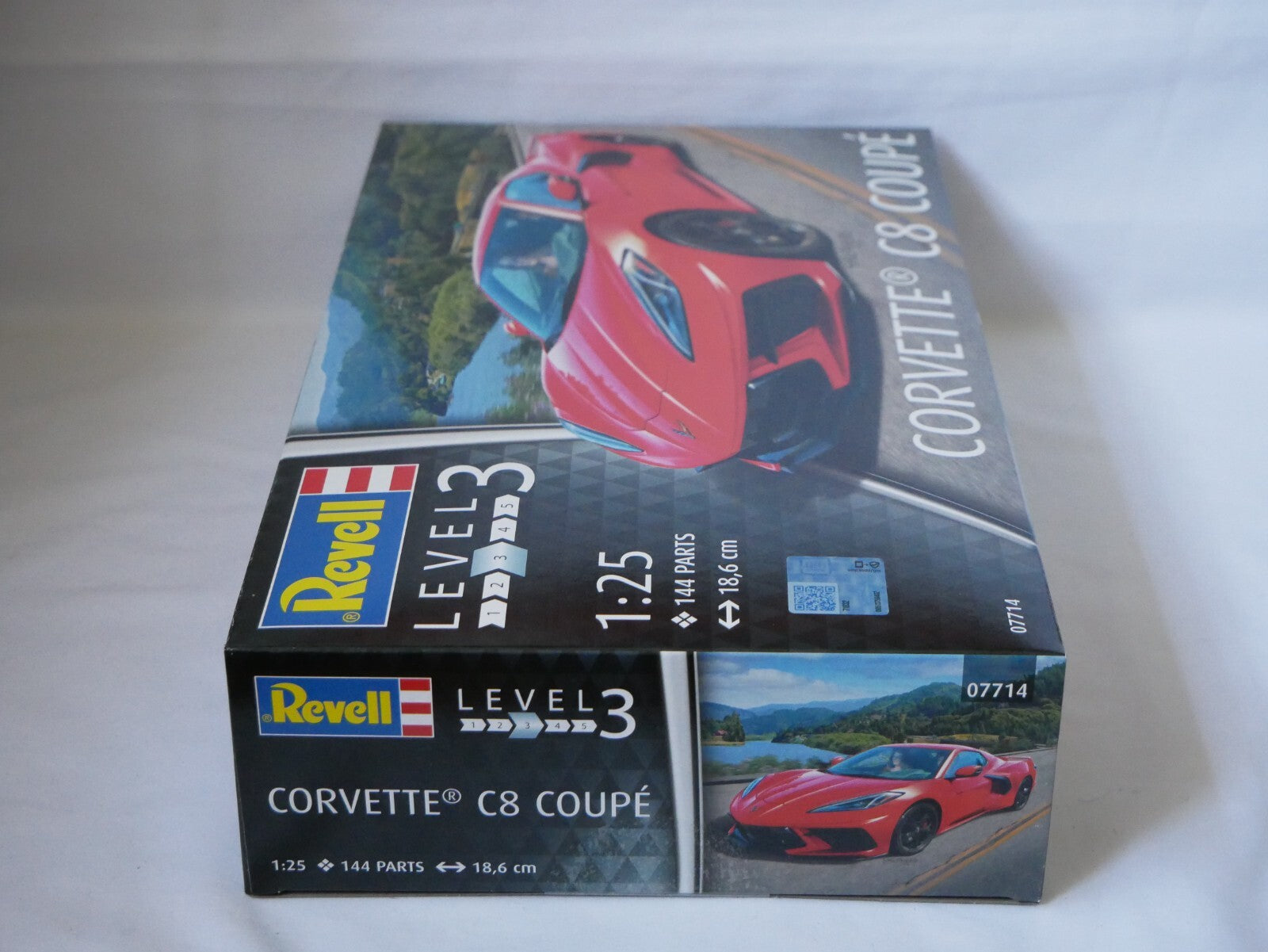 Revell 1:25 Scale Chevrolet Corvette C8 Coupe Sports Car Skill Level 3 - 07714