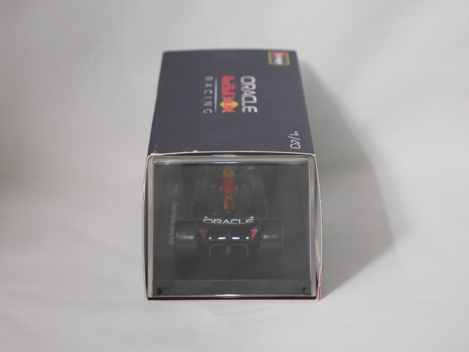 Burago 1:43 Oracle Redbull Racing RB20 Car With Sergio Pérez Helmet - #18-38098P