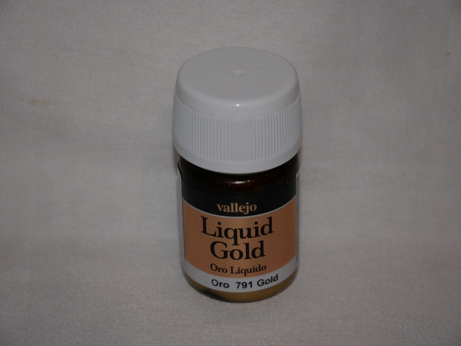 Vallejo Liquid Metal Gold Metallic Alcohol Based 35ml / 1.15 fl oz Pot - 70.791