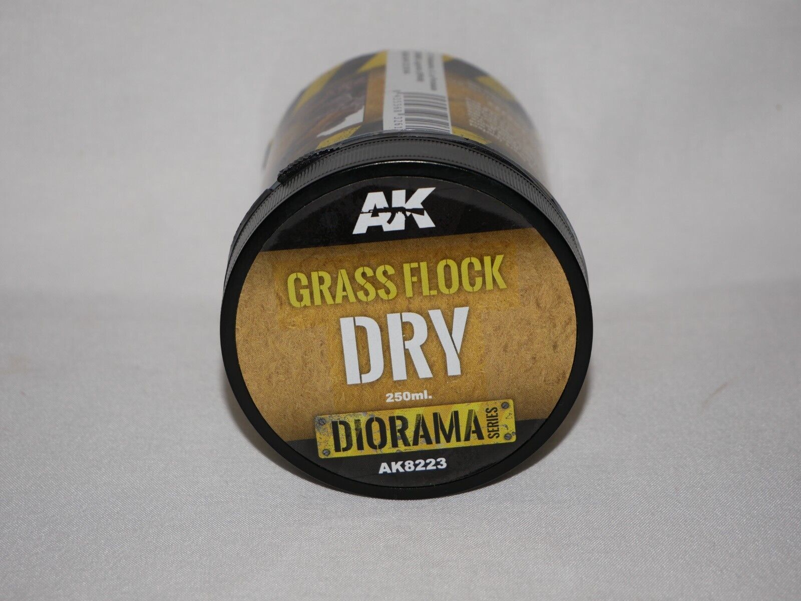 AK Interactive Diorama Series 2mm Dry Grass Flock 250ml Plastic Tub - AK8223