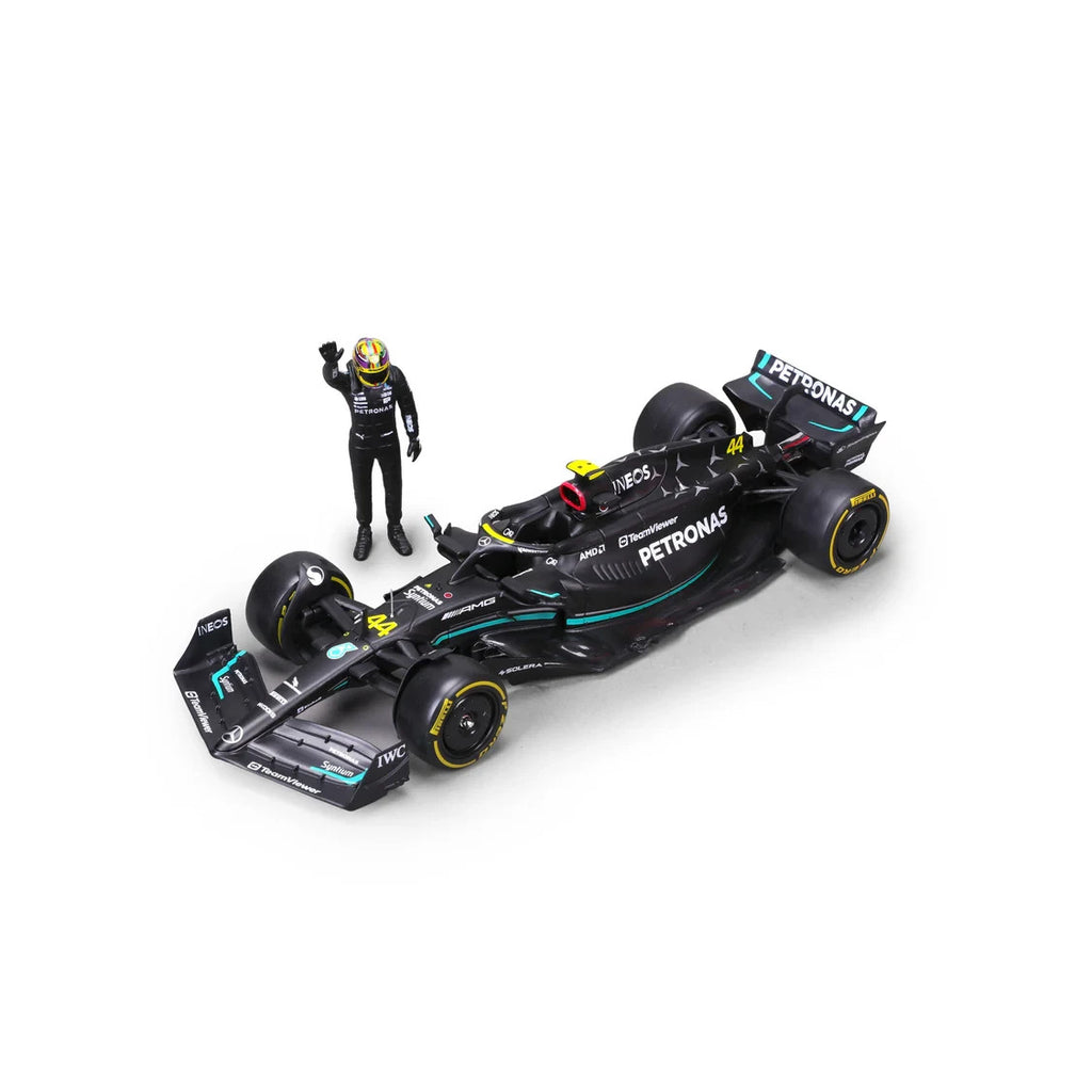 Burago 1:24 Mercedes-AMG Petronas F1 W14 With No.44 Hamilton Figure - #18-28037H
