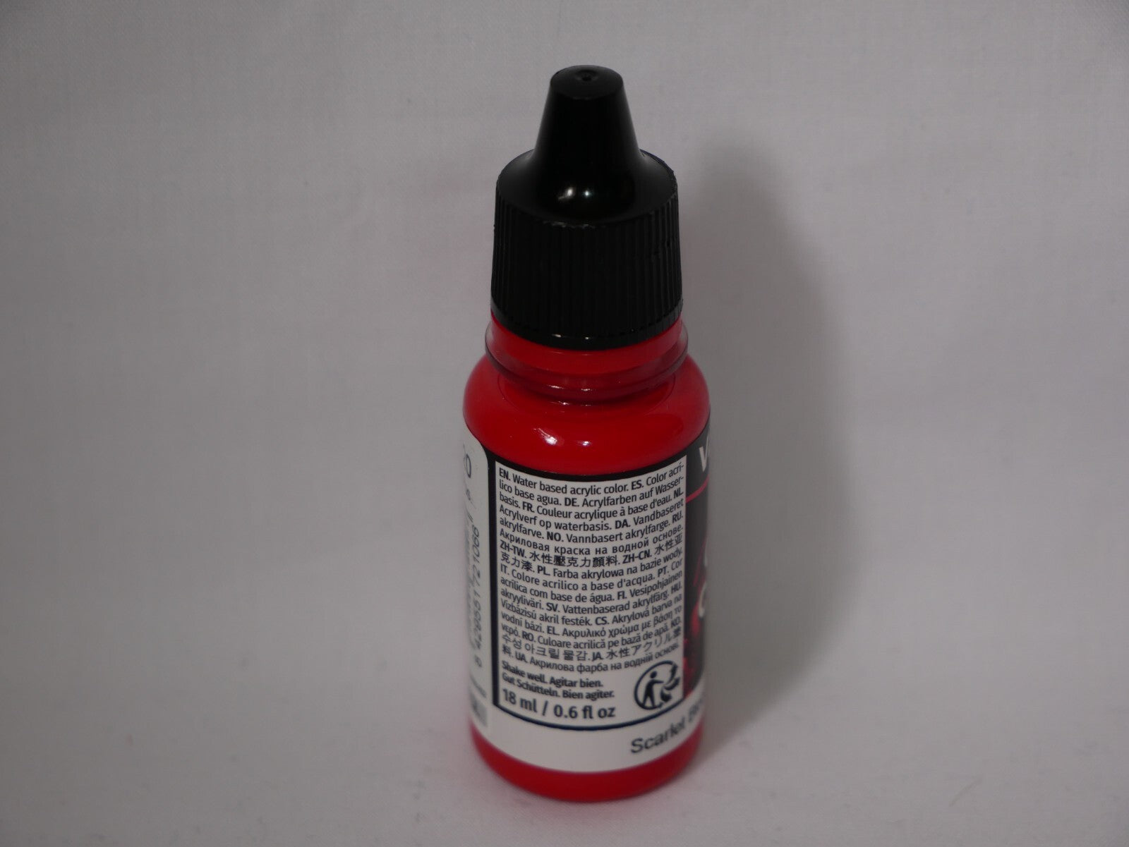 Vallejo Game Color Acrylics Scarlet Blood 18ml/0.6 fl oz Dropper Bottle - 72.106