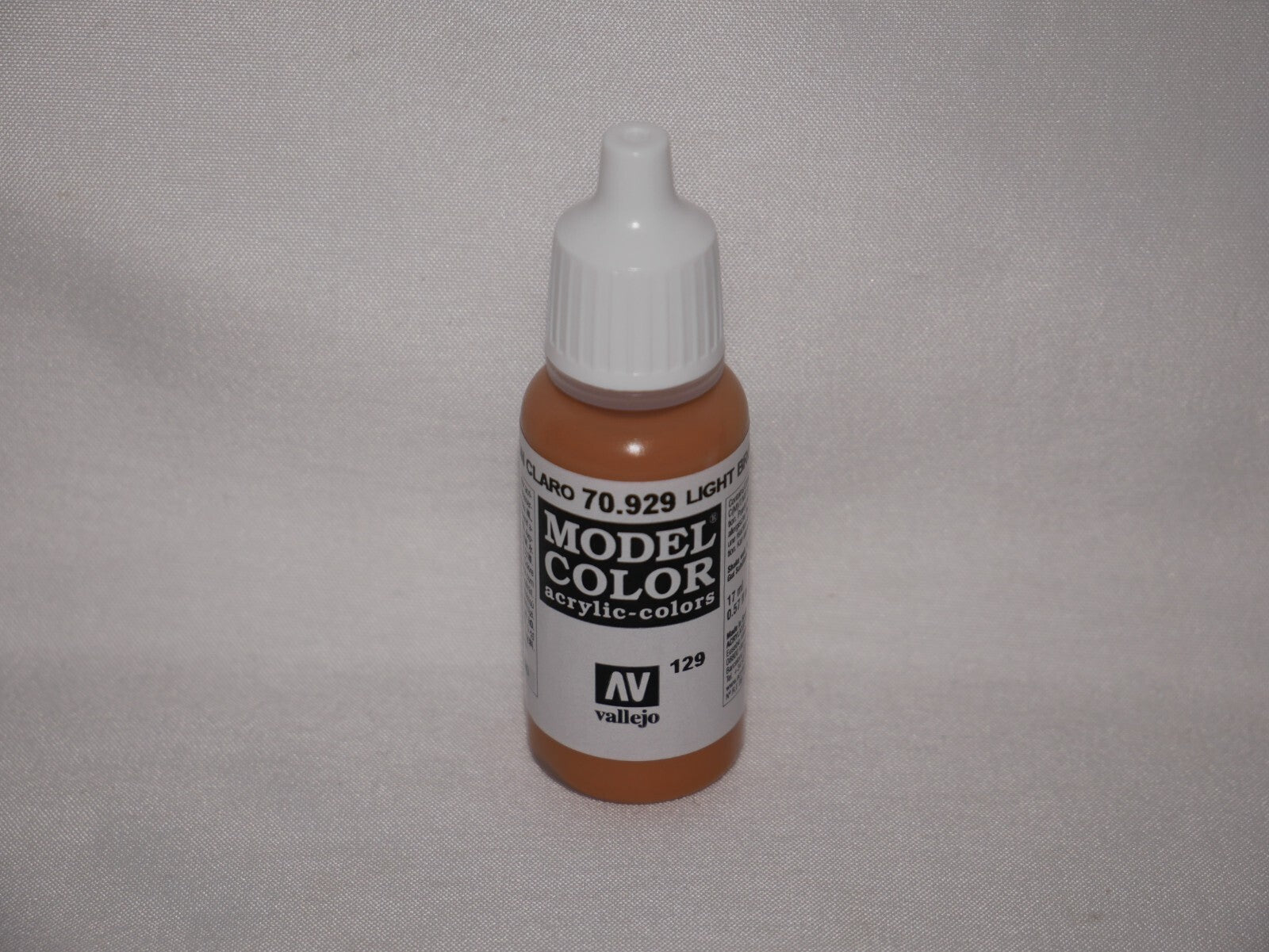 Vallejo Model Color Light Brown Acrylic 17ml/0.57 fl oz Dropper Bottle - 70.929