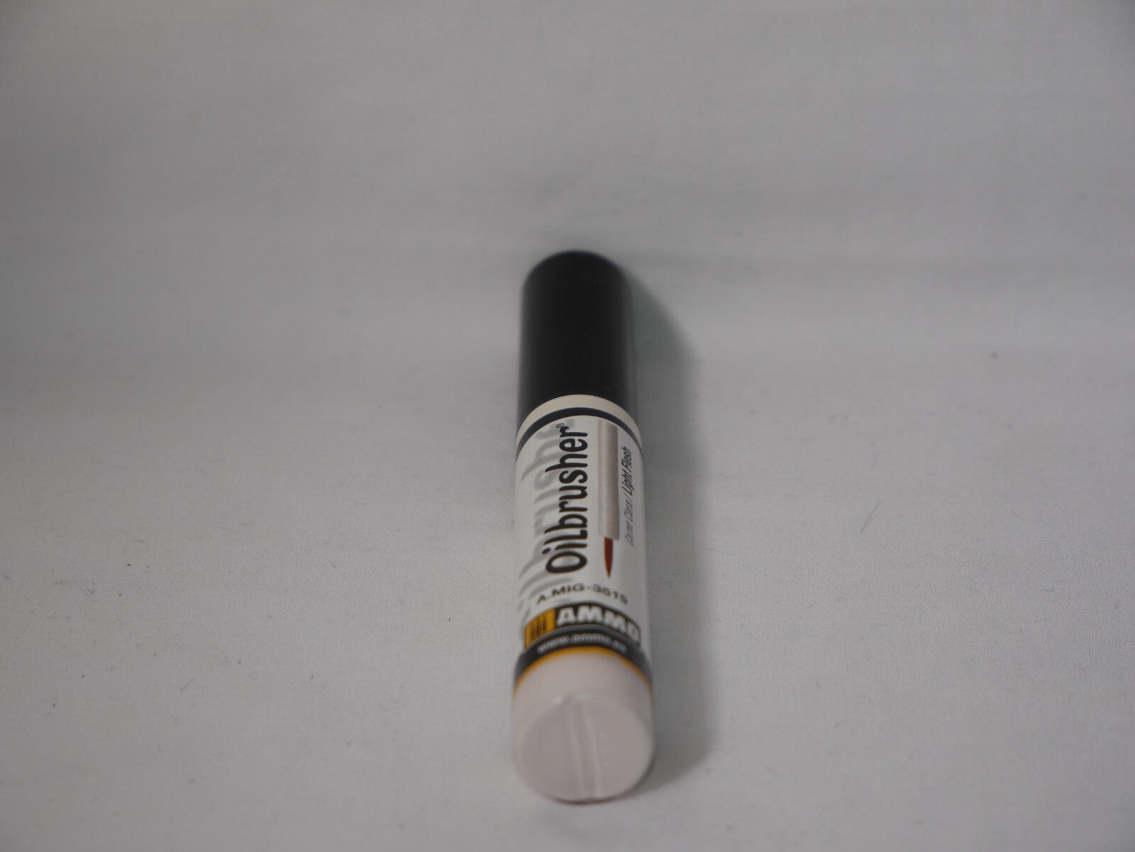Ammo By Mig Jimenez Light Flesh Oilbrusher With Fine Brush Applicator A.MIG-3519