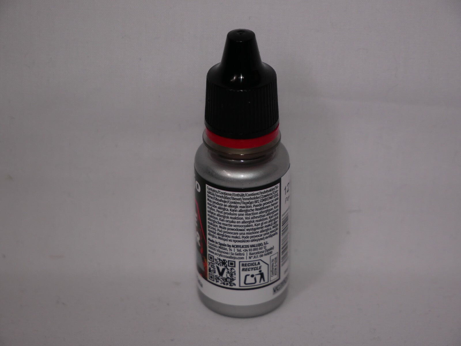 Vallejo Game Color Acrylic Metallic Silver 18ml/0.6 fl oz Dropper Bottle 72.052